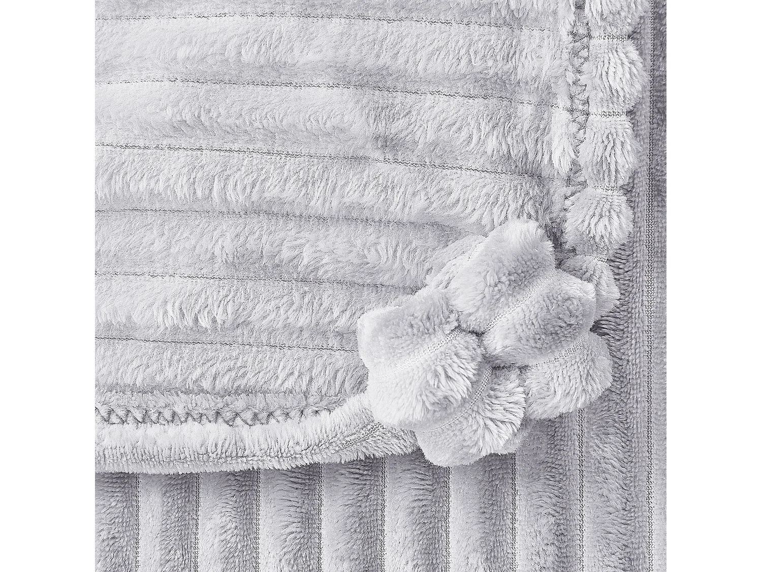 Kuscheldecke KAWERI 150 x 200 cm Hellgrau
