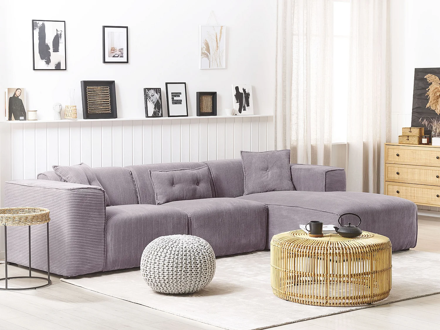 Modernes Ecksofa in Grau mit 3 Zierkissen mit Cordbezug Eckcouch Dolva