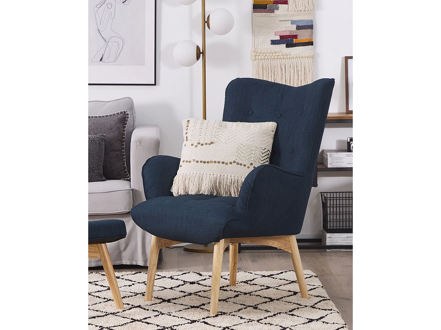 Ohrensessel mit Hocker Stoffbezug dunkles Blau Holzbeine Chesterfield Stil Vejle