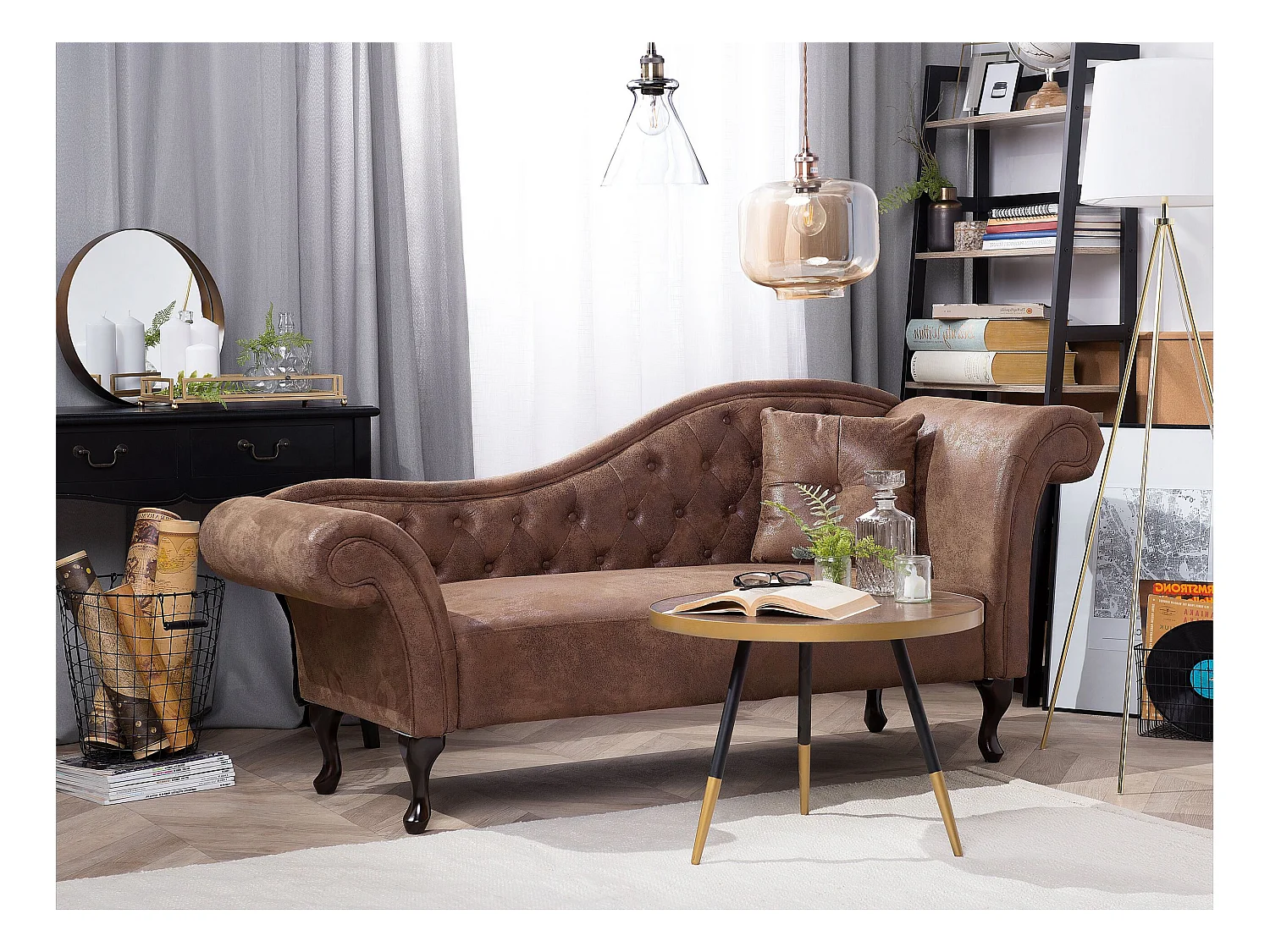 Chaiselongue im Chesterfield Style rechtsseitig Kunstleder hellbraun Lattes