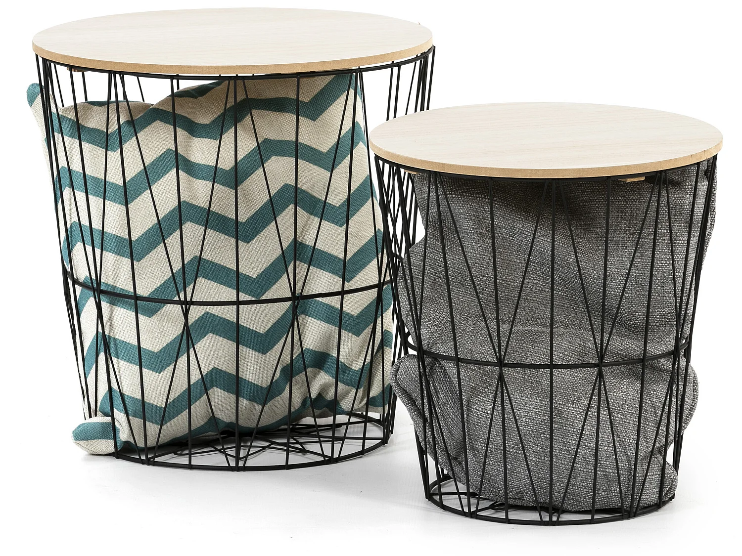 Ik speel 2 Guili salontafels met een natuurlijke houten blad, een metalen frame in het zwart.