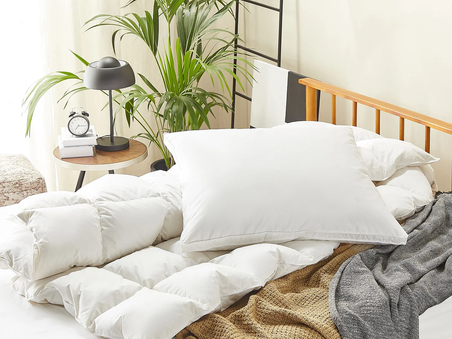 Oreiller VIHREN Bas de plumes de canard 80 x 80 cm Blanc