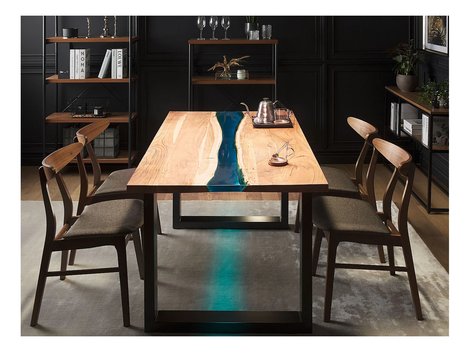 Table à manger en bois avec résine époxy bleue et pieds noirs 160 x 90 cm RIVIERE