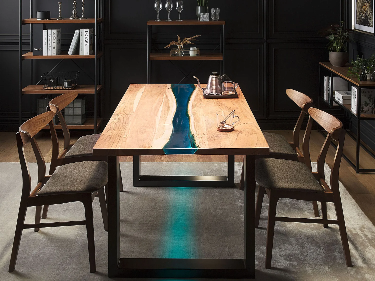 Table à manger en bois avec résine époxy bleue et pieds noirs 160 x 90 cm RIVIERE