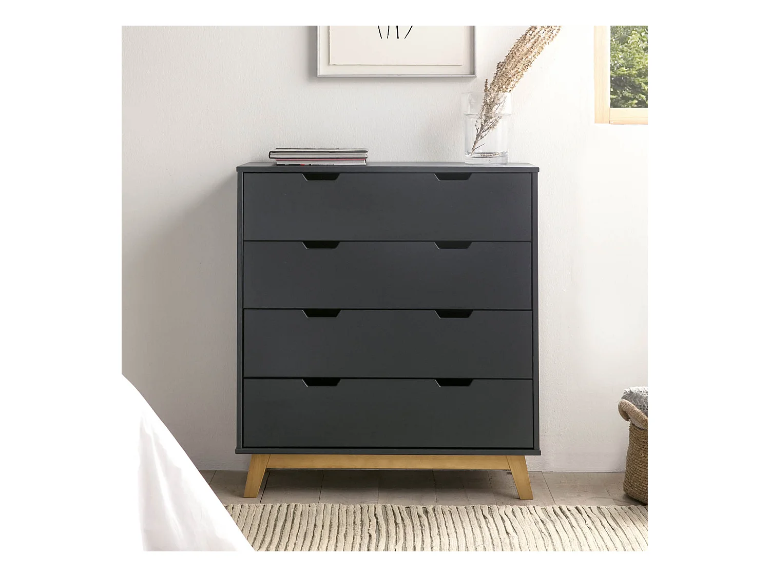 Nachtkastje Miranda met 4 laden Antraciet, gelakt MDF, houten poten en metalen geleiders