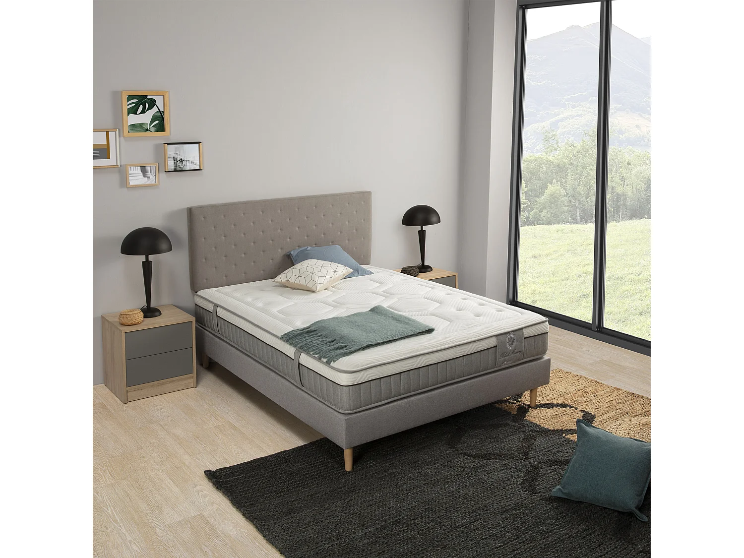 Matelas Viscoélastique Black Memory 90x200 cm avec Ressots ensachés, Fermeté Moyenne