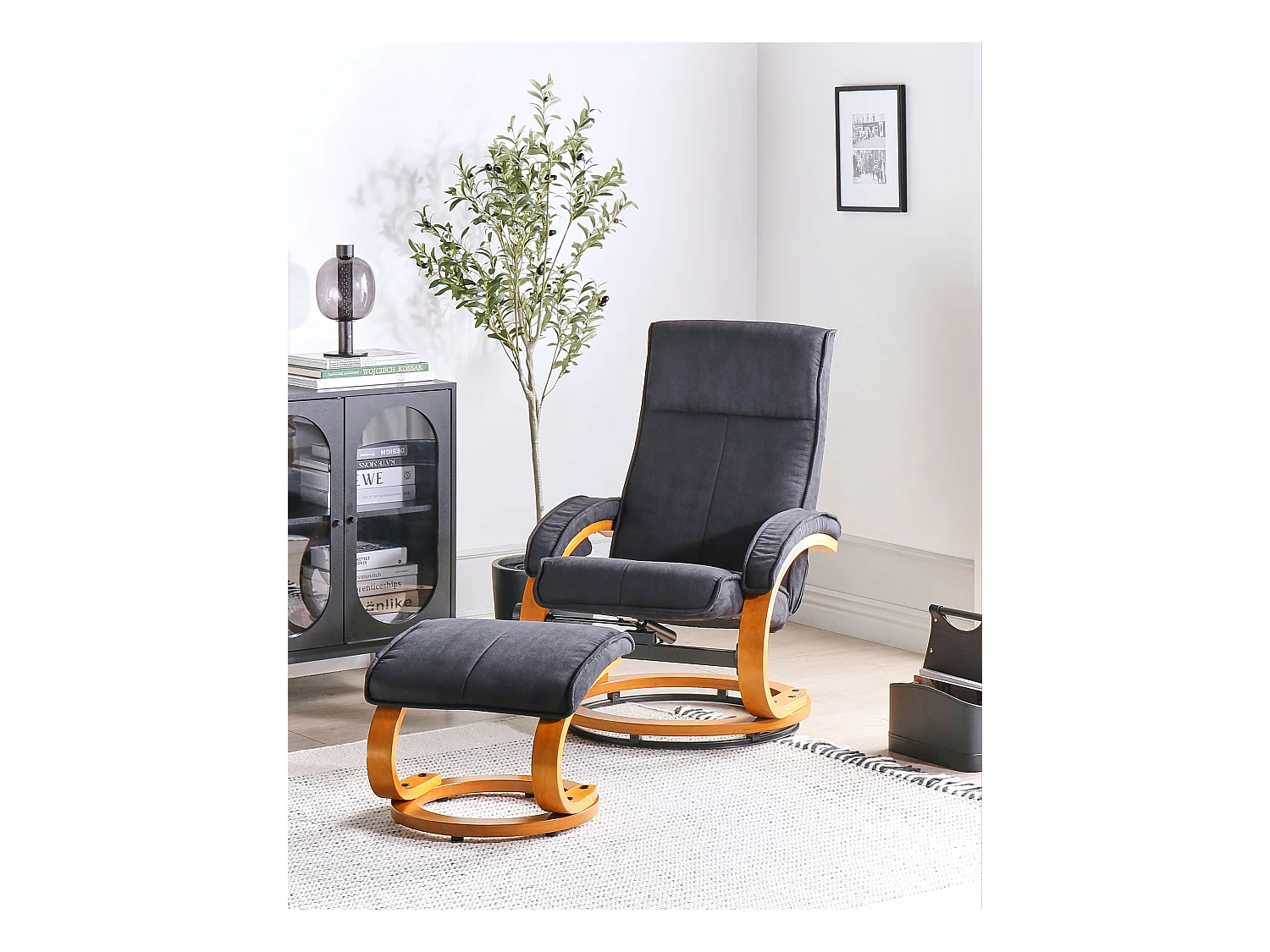 Fotel z masażem HERO Z podnóżkiem Czarny