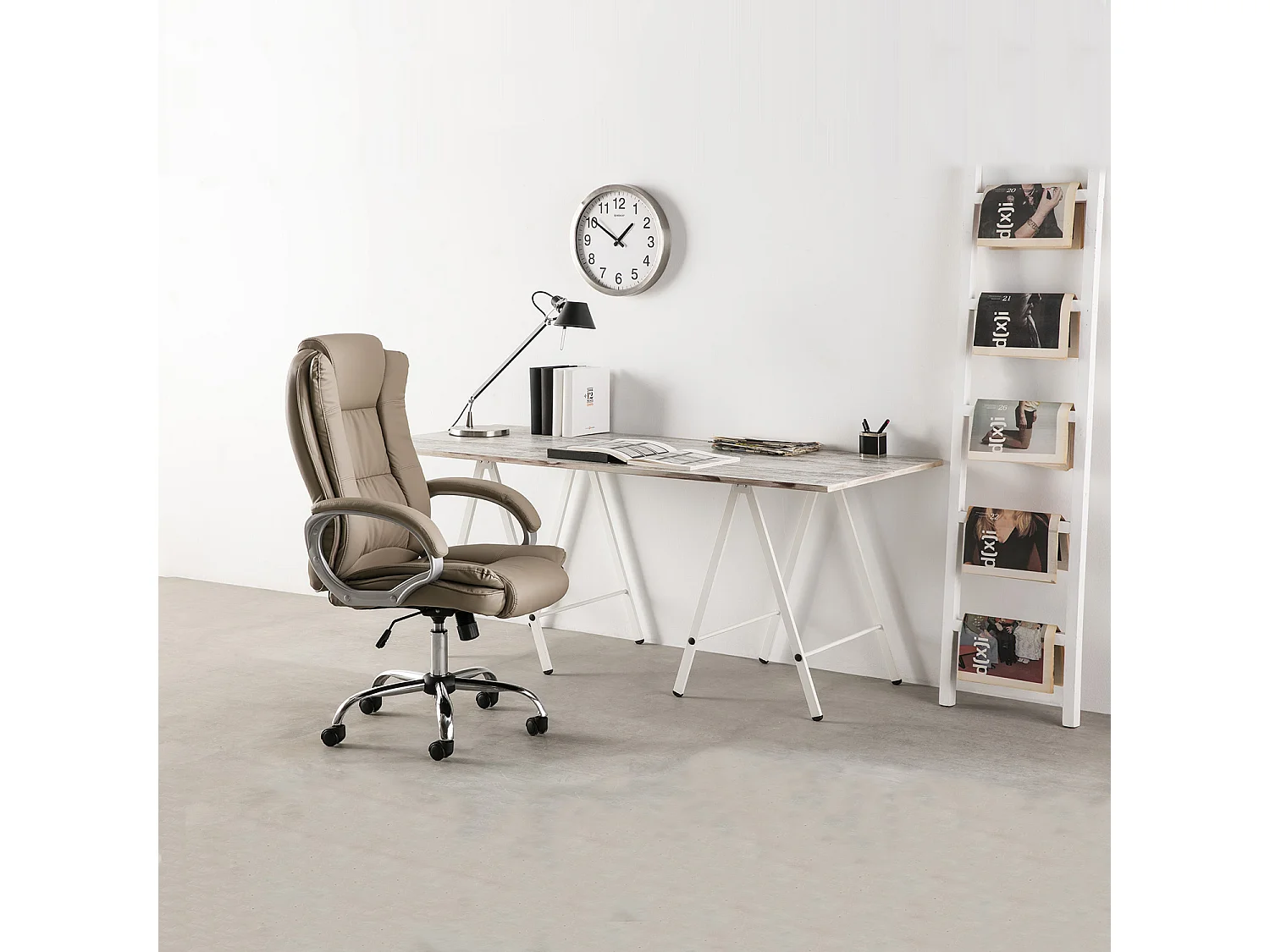 Chaise de Bureau Karen Elevable et Fauteuil inclinable en Simili Cuir Taupe