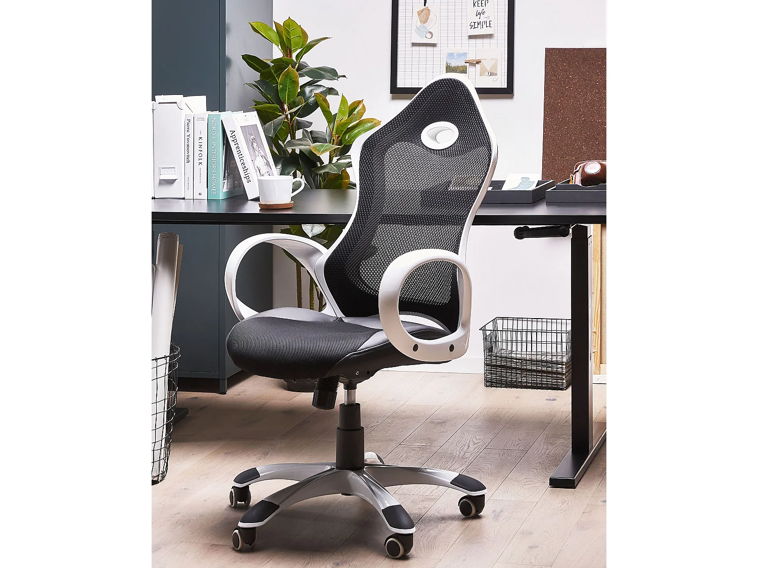 Bequemer Bürostuhl atmungsaktives Netz höhenverstellbar schwarz / weiß iChair