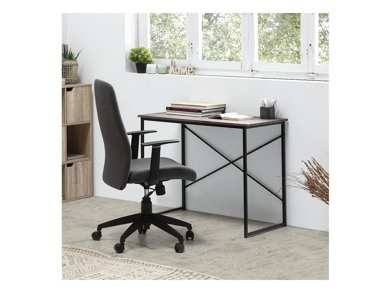 Scrivania Cáceres nera, 90 (lunghezza) x 50 (profonditá) x 74 (altezza) cm