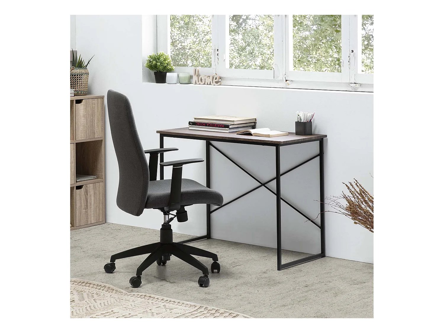 Scrivania Cáceres nera, 90 (lunghezza) x 50 (profonditá) x 74 (altezza) cm