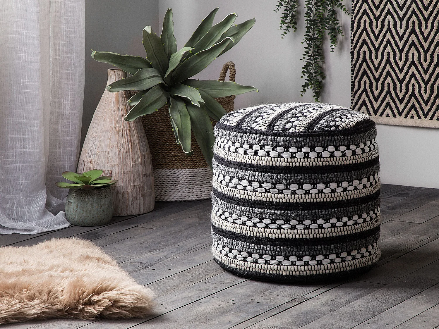 Pouf Sitzpouf Fußablage weiß schwarz boho Guntur