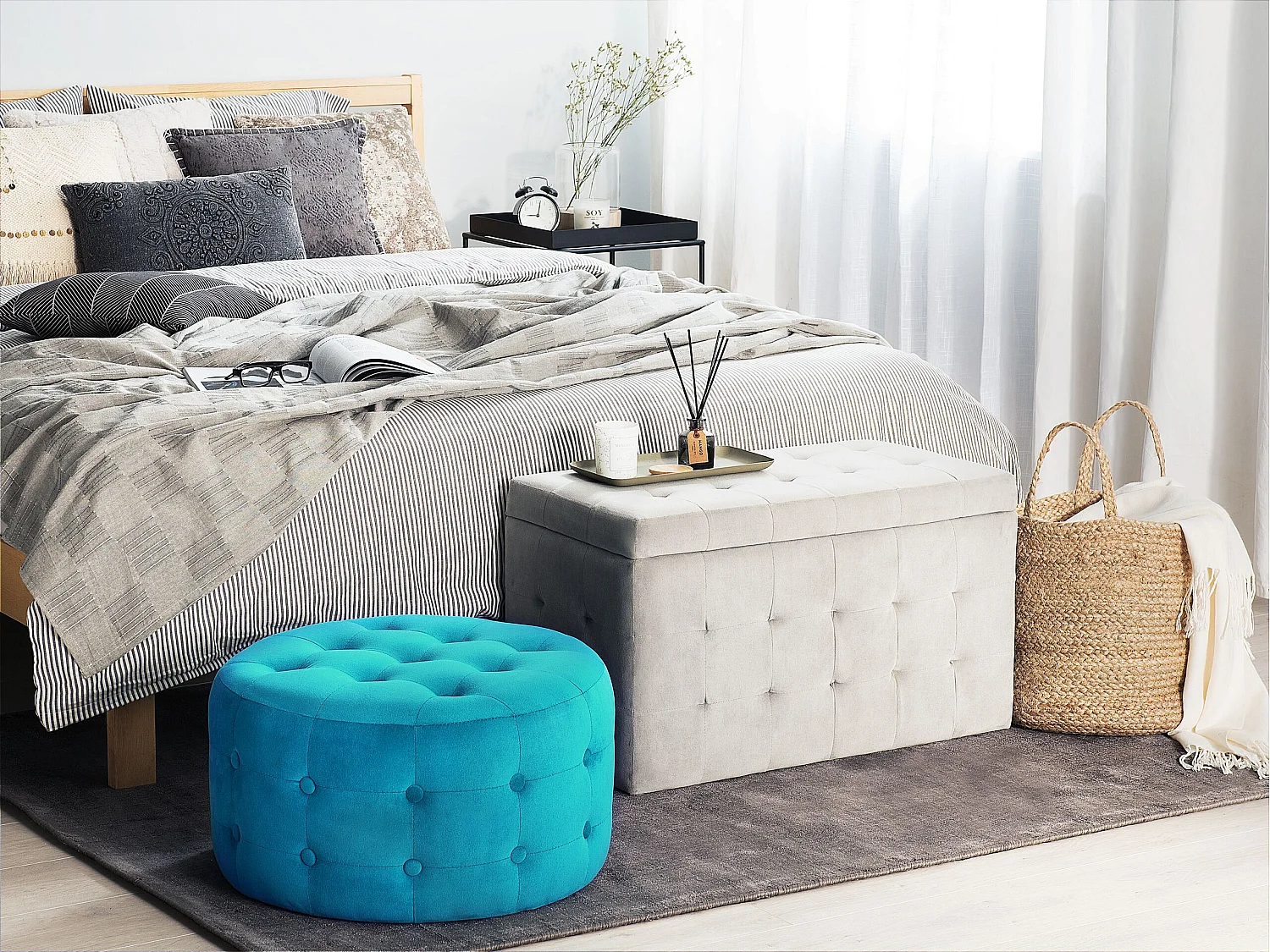 Pouf en velours bleu ciel ⌀ 55 cm TAMPA