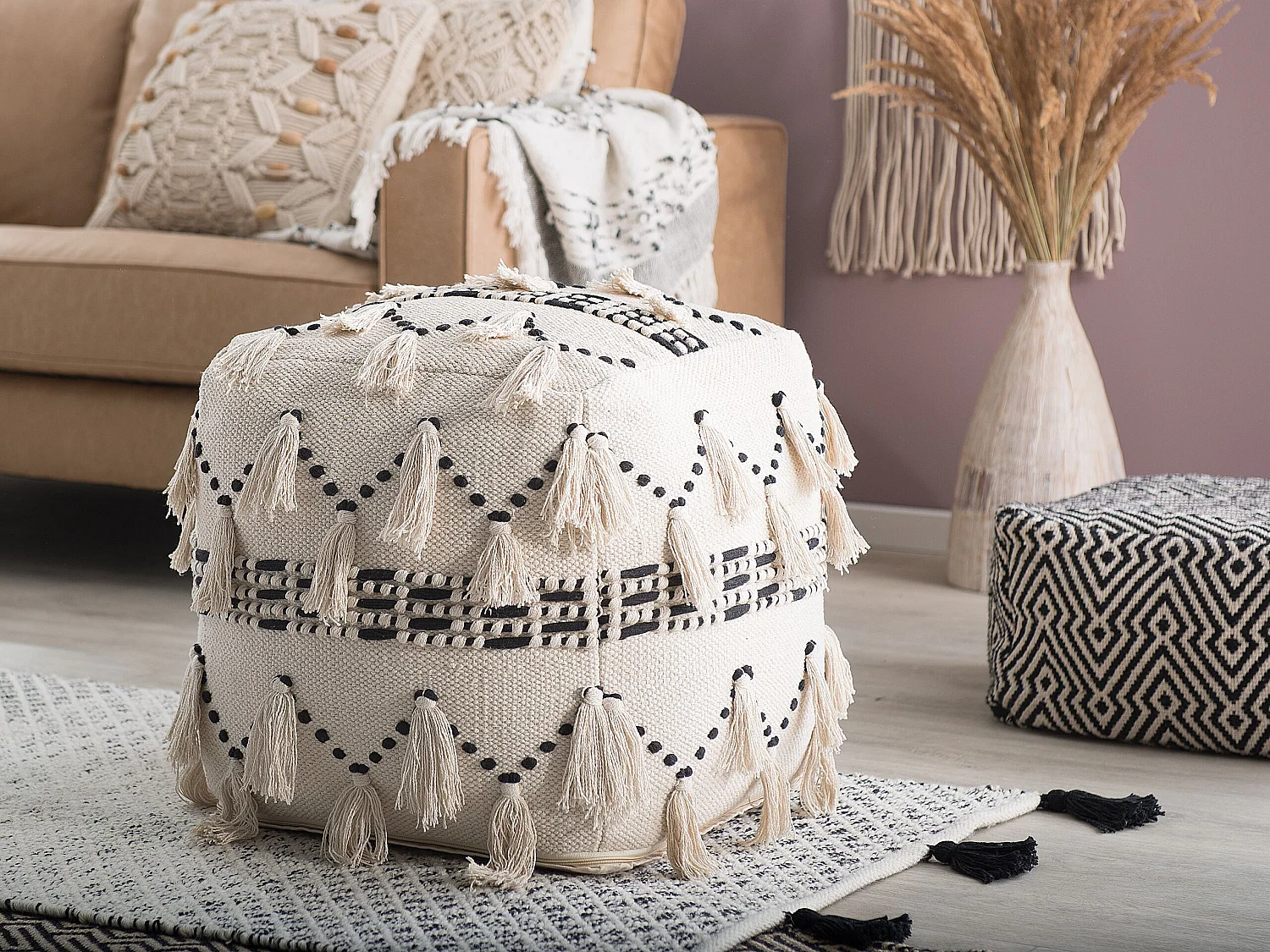 Pouf in Beige und Schwarz 50 x 50 cm Baumwolle in Boho-Stil Fransen Thondi