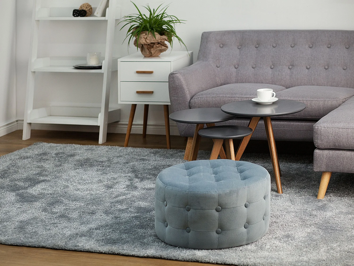 Pouf TAMPA Samtstoff Hellgrau 55 cm 55 cm 30 cm