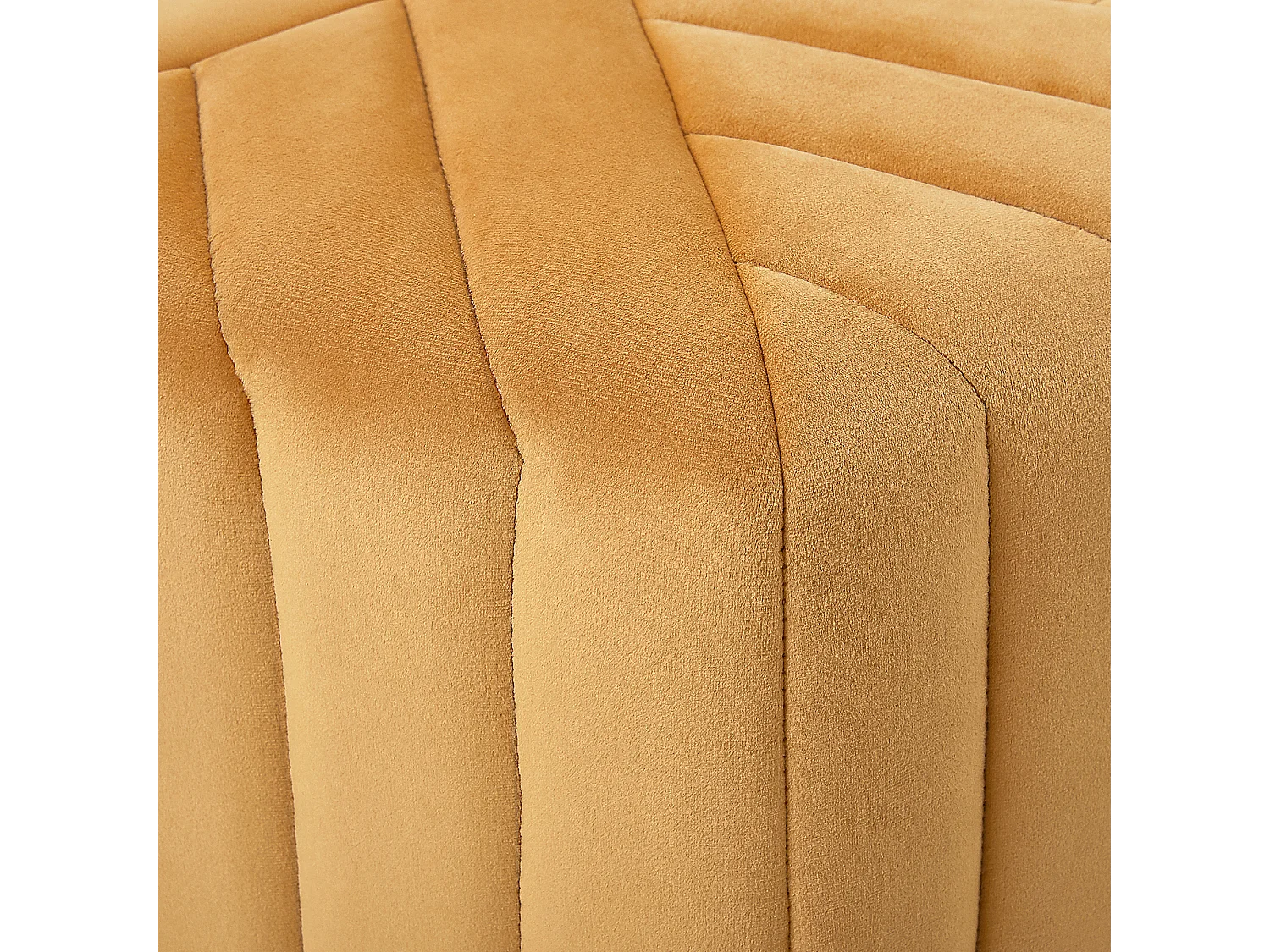 Pouf in Senfgelb aus hochwertigem Samtstoff sechseckige Form Murietta