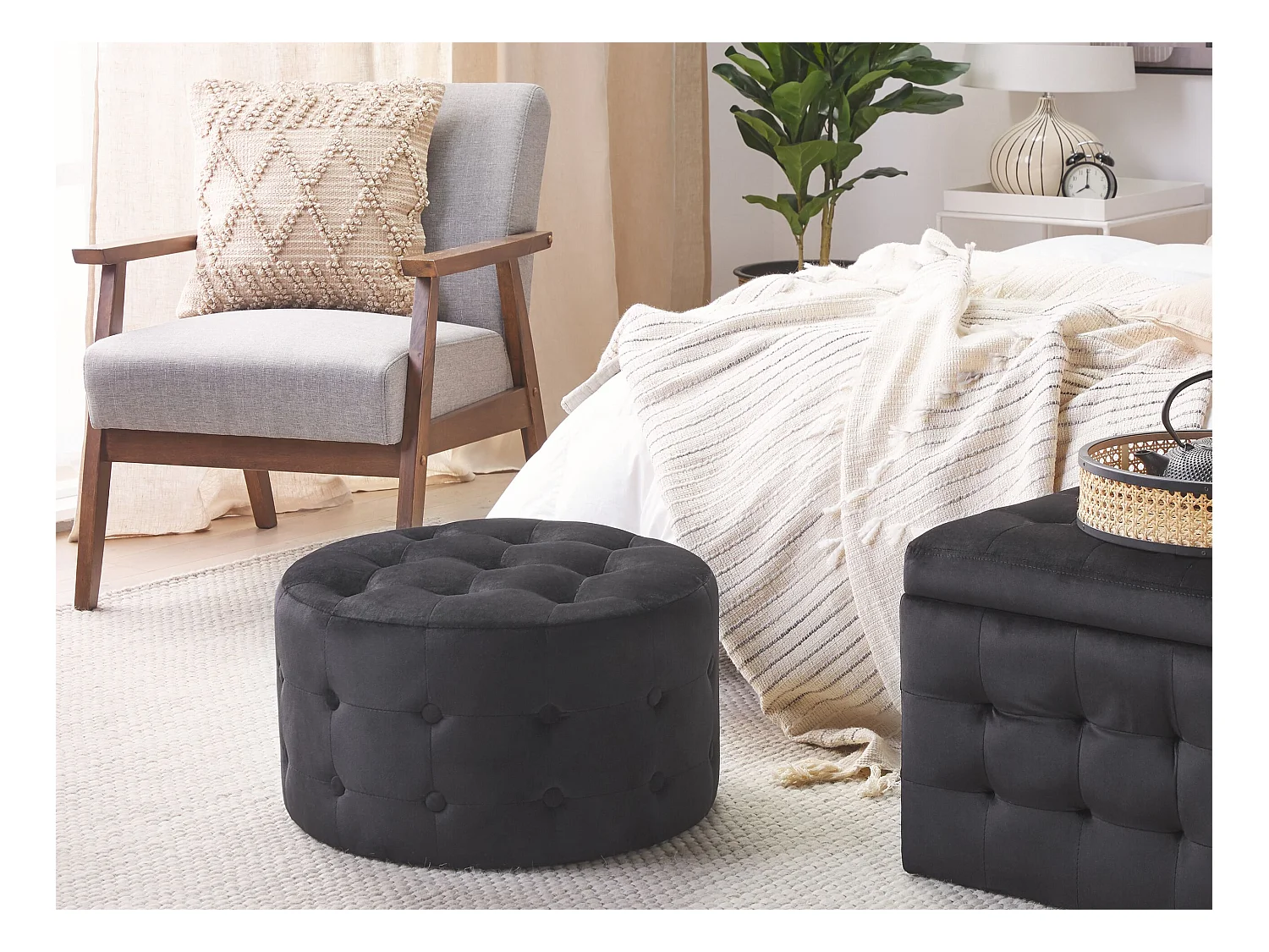 Moderner Pouf Samtstoff dekorative Versteppung rund schwarz Tampa