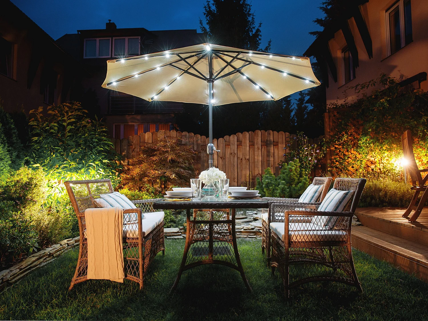 Sonnenschirm LED-Beleuchtung ⌀ 266 cm grau-beige RAPALLO