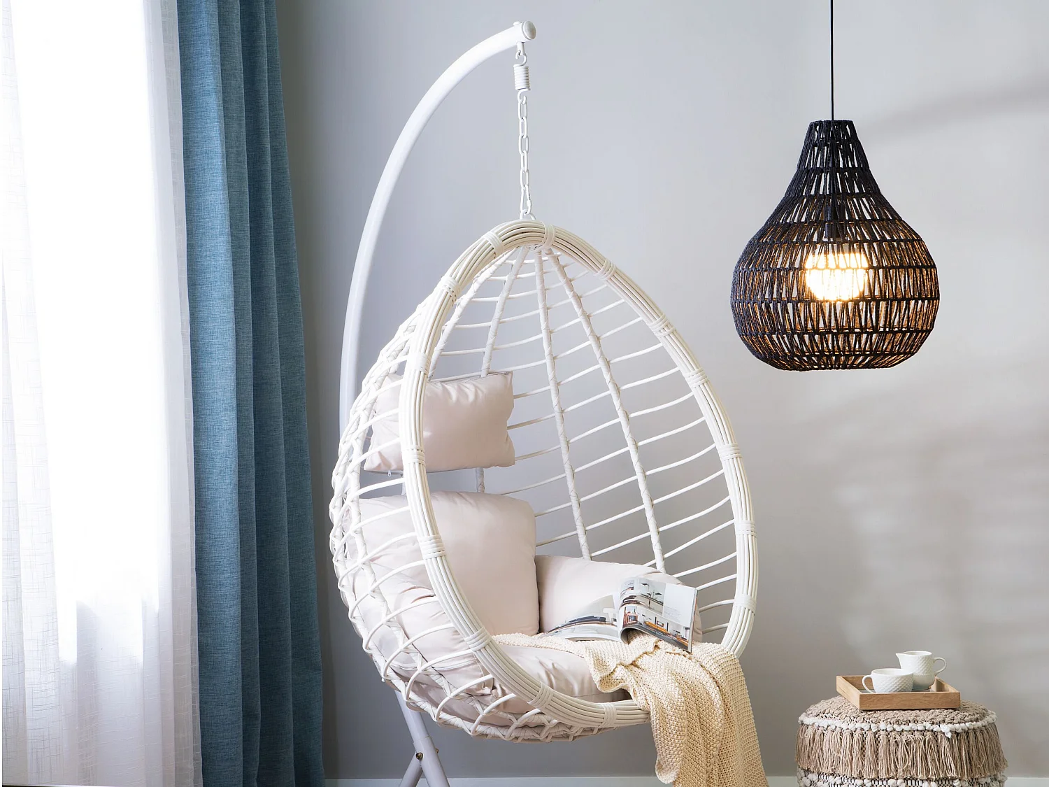 Moderne Hängelampe aus schwarzem Papiergeflecht Molopo