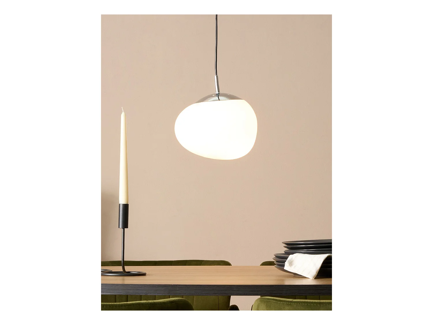 Klassische Hängelampe Lampenschirm als Kugel Glas ovale Form weiß Liffel