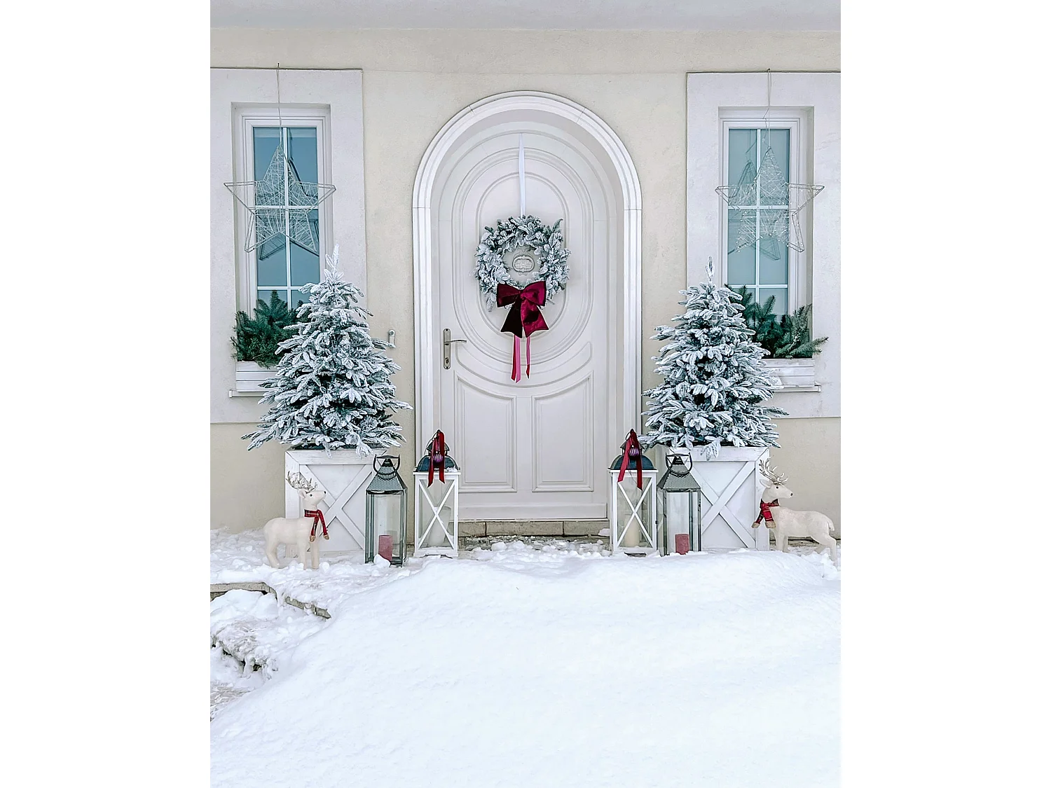 Sapin de Noël recouvert de neige artificielle 120 cm BASSIE