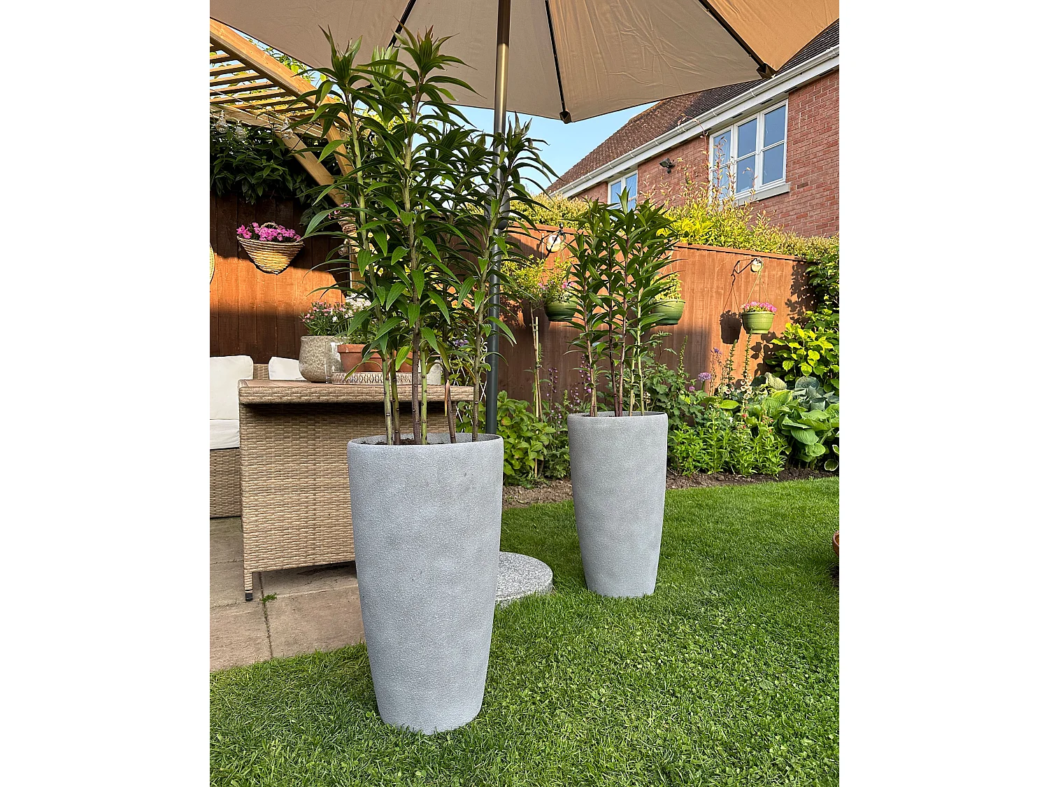 Blumenkübel ABDERA Stein 31 cm Grau