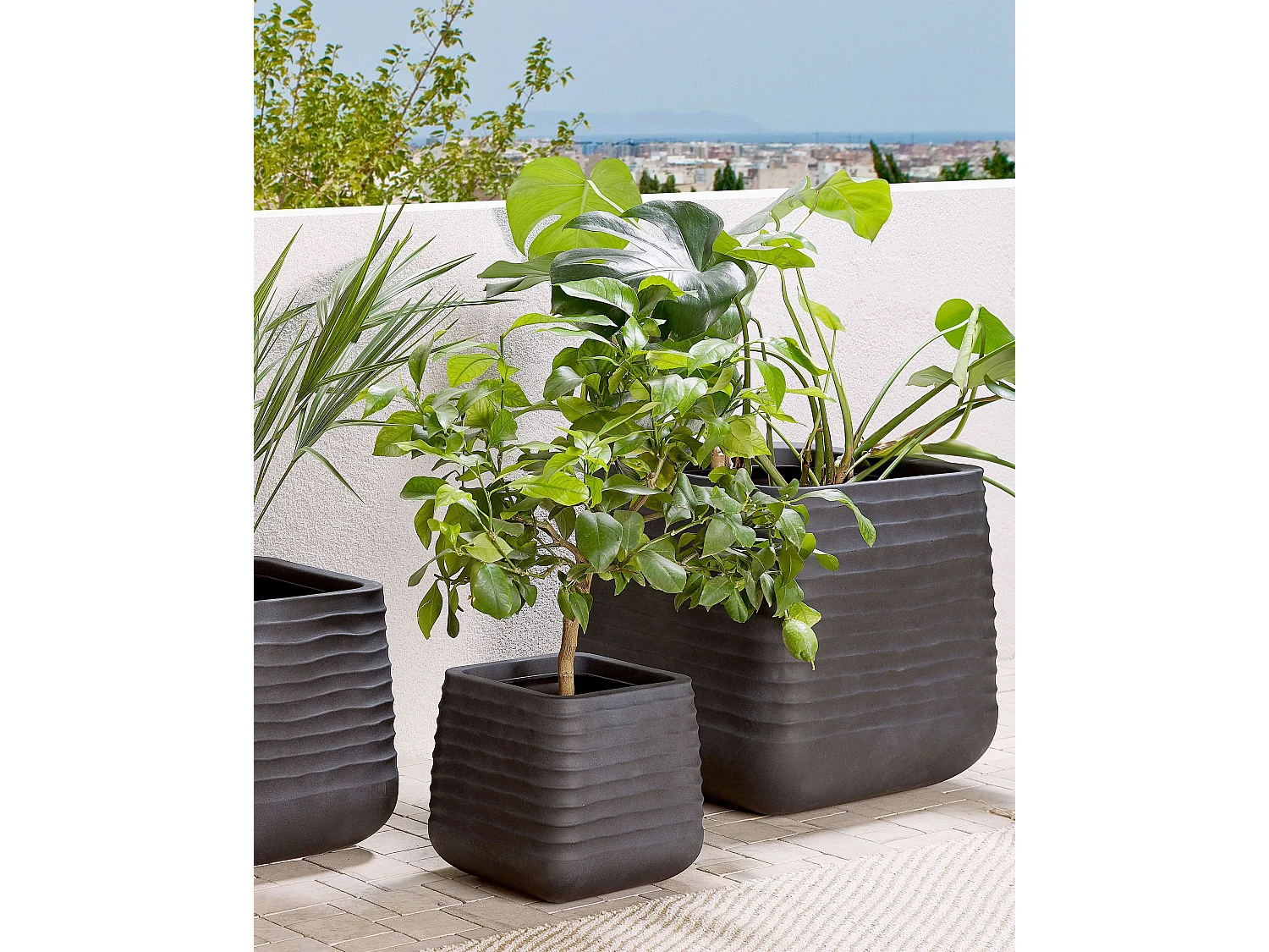 Cache-pot PARIKIA Matériaux synthétiques 38 cm Noir