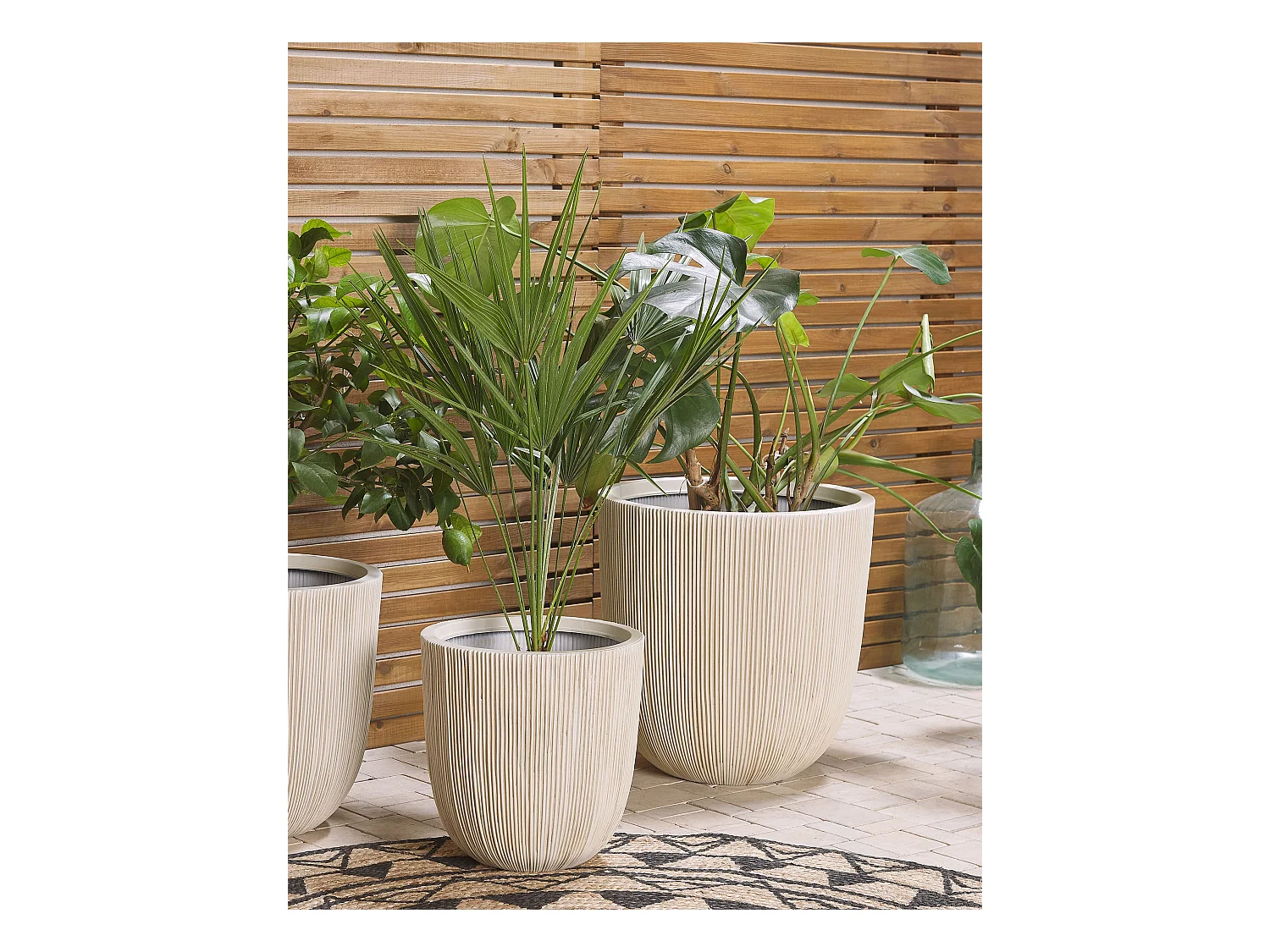 Blumentopf aus Kunstharz beige / weiß rund 44 cm Rillenstruktur modern Chios