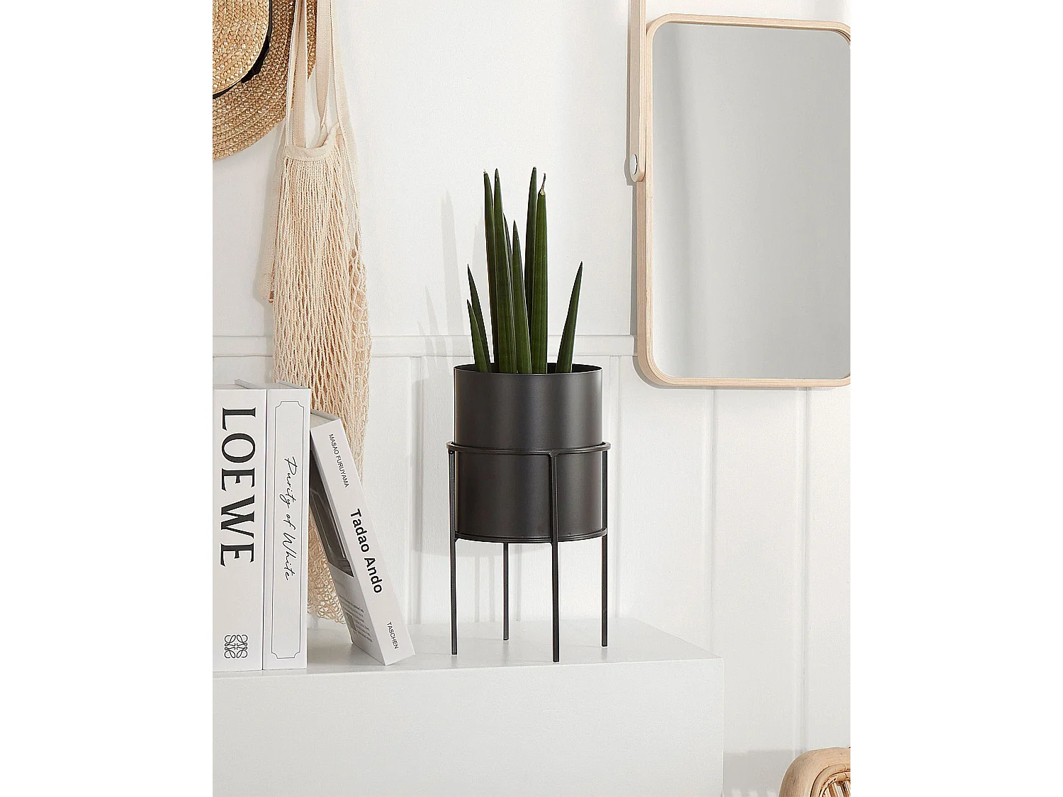 Blumentopf mit Beinen MILEA Metall 16 cm Schwarz