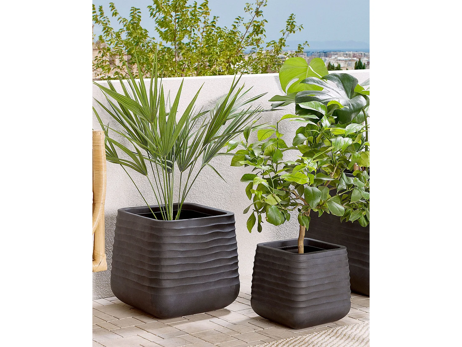 Vaso PARIKIA Material sintético 50 cm Preto