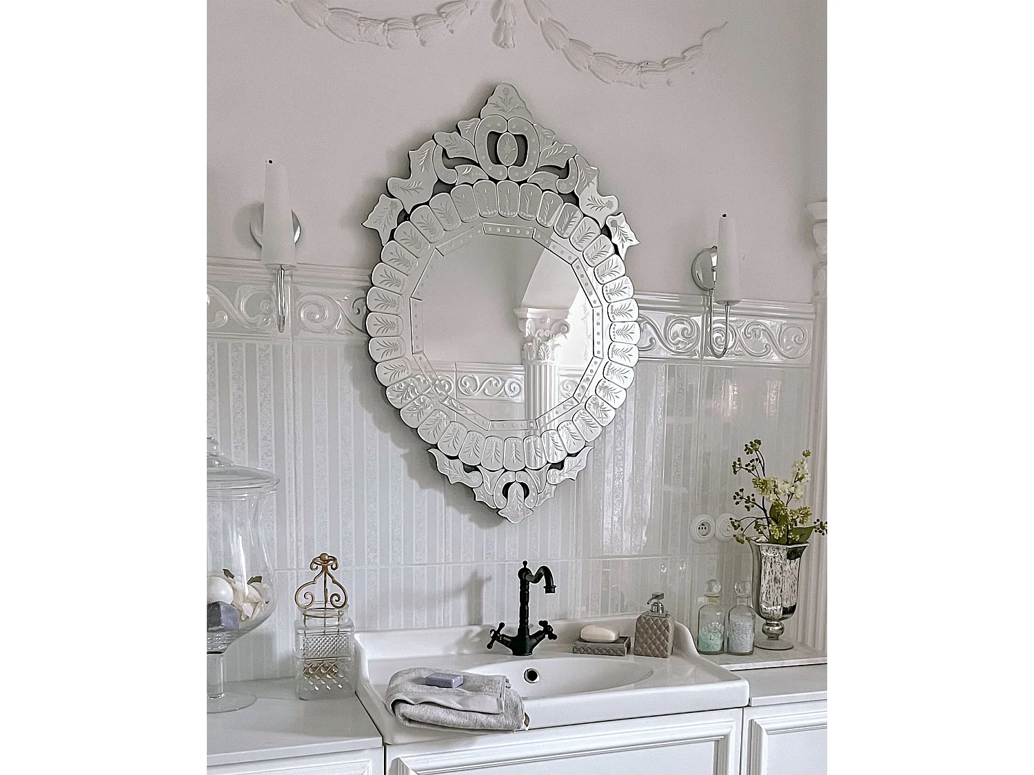 Wandspiegel im Glamour Stil ovale Form dia. 70 cm silber Craon