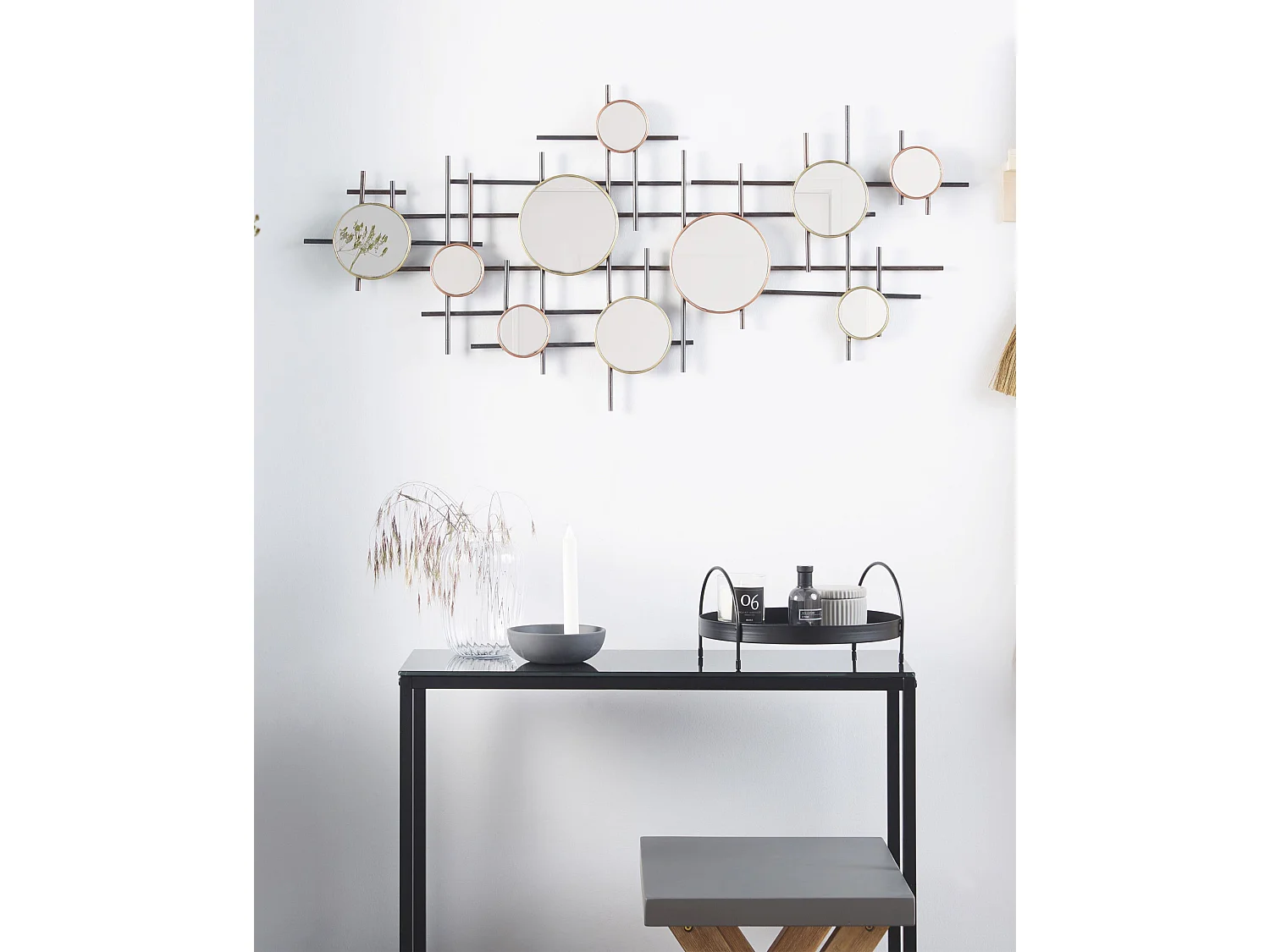 Stilvoller Spiegel schwarz Metall abstrakte Form 113 x 55 cm Ibos