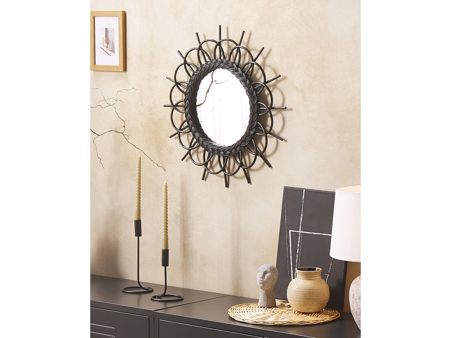 Wandspiegel schwarz aus Rattan in Sonnenform mit Zopfmuster rund 60 cm Telakia
