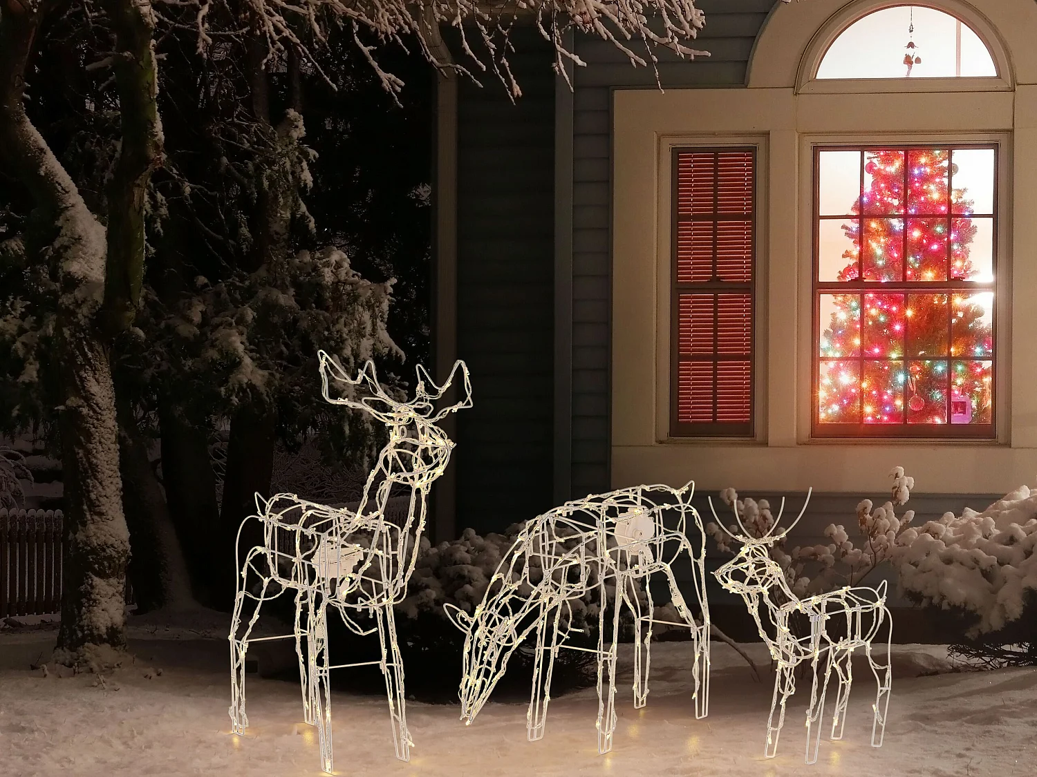 Décoration extérieure LED MIKKELI Renne animé 76/47/52 cm Blanc