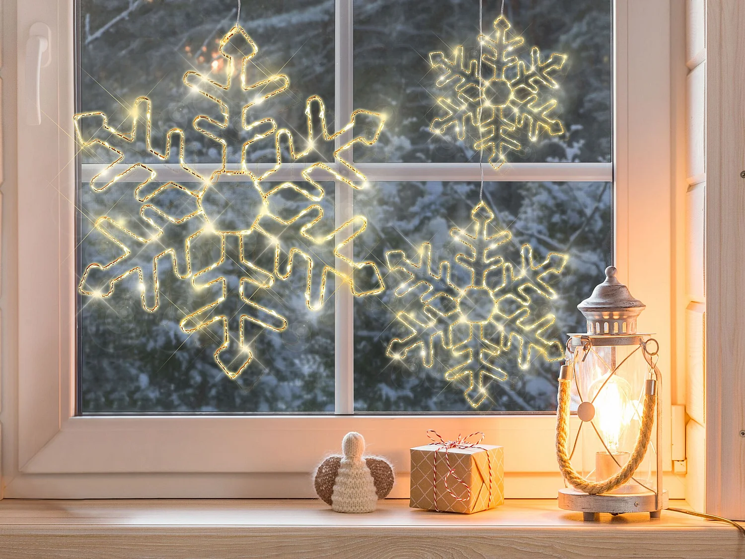 Décoration suspendue pour l'extérieur LED LOHELA Flocon de neige 30/39/50 cm Argenté