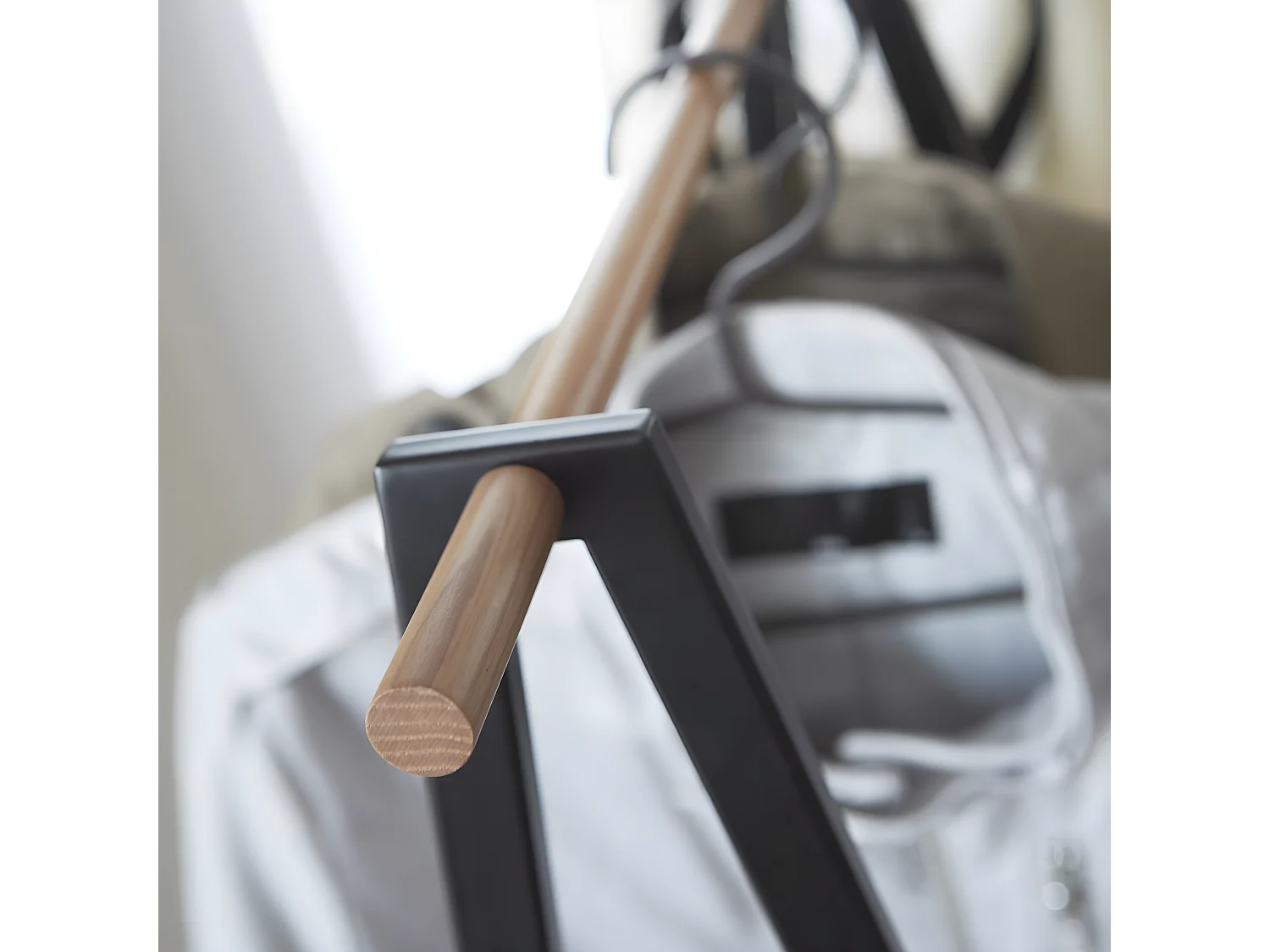 Portabiti in metallo e legno - H140 cm