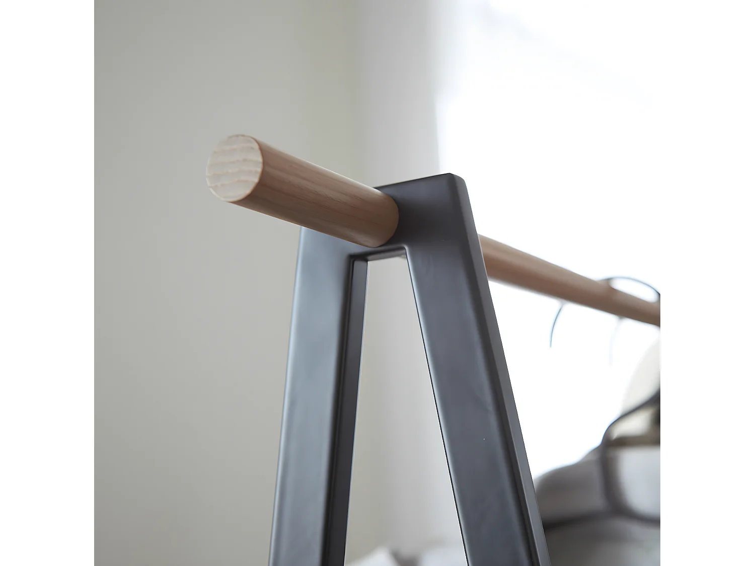 Portabiti in metallo e legno - H140 cm