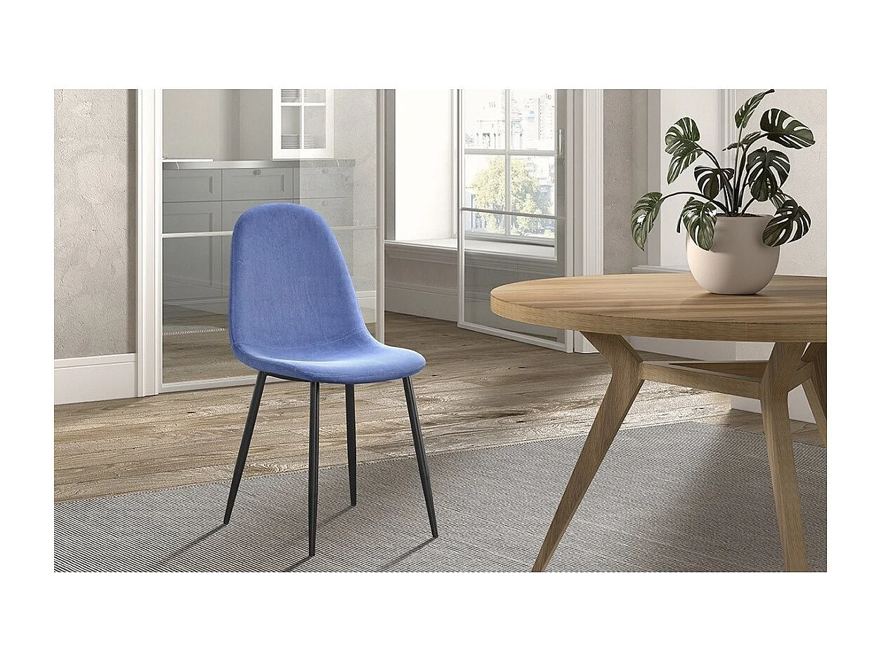 Chaise BOÏ – Velours bleu clair – Pieds métal noir – Style design moderne