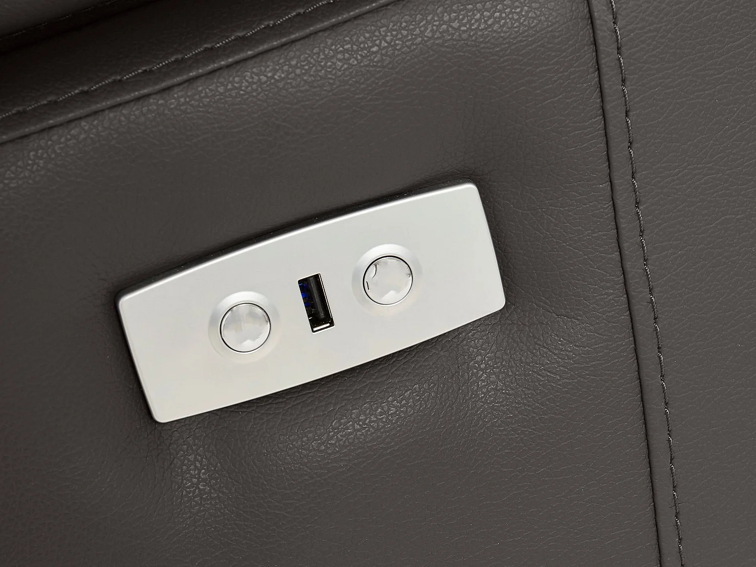 Rayland | Sofá Chaiselong 3 Lugares Direito Elétrico