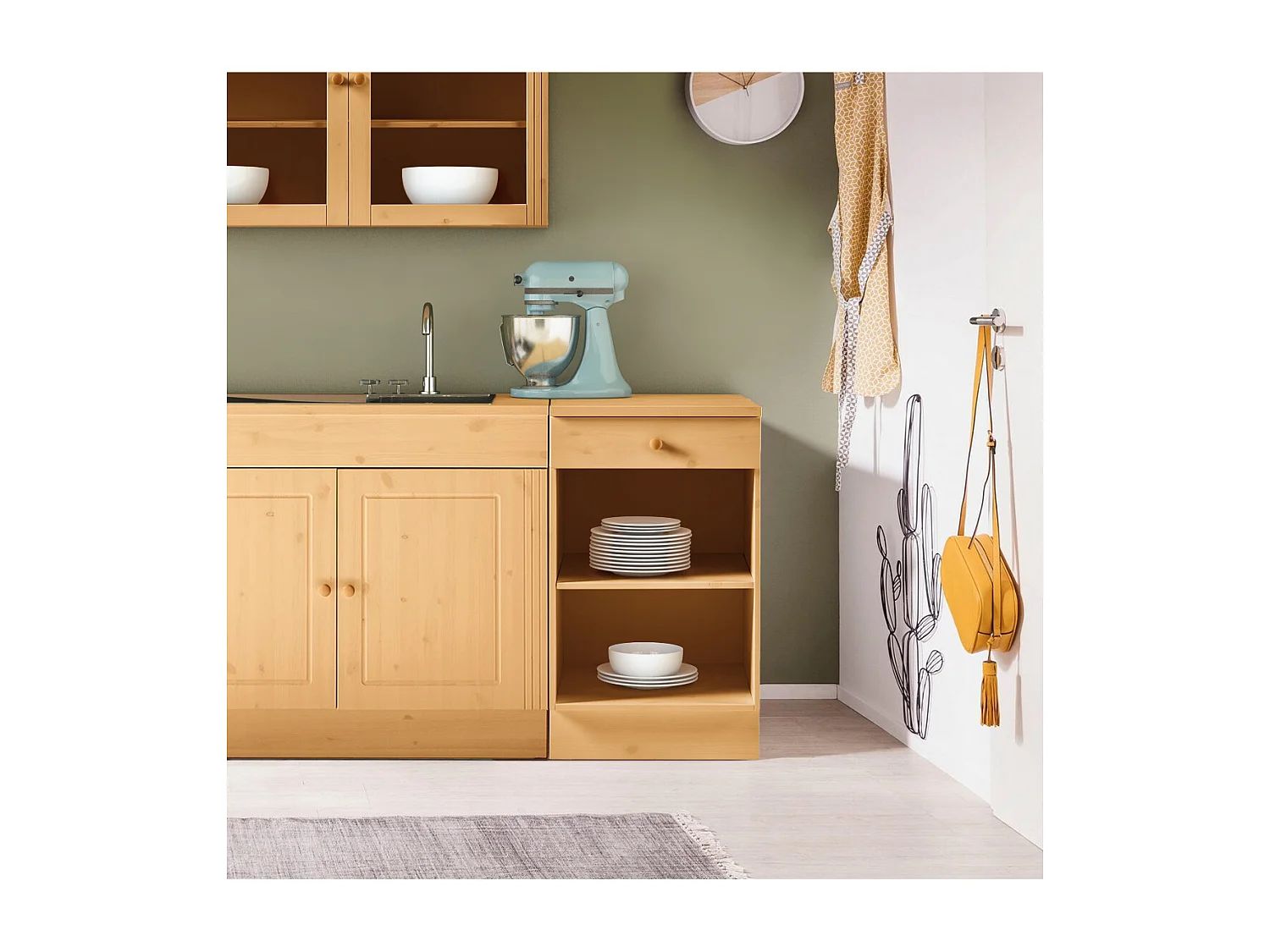 Anita | Armoire en pin Marron