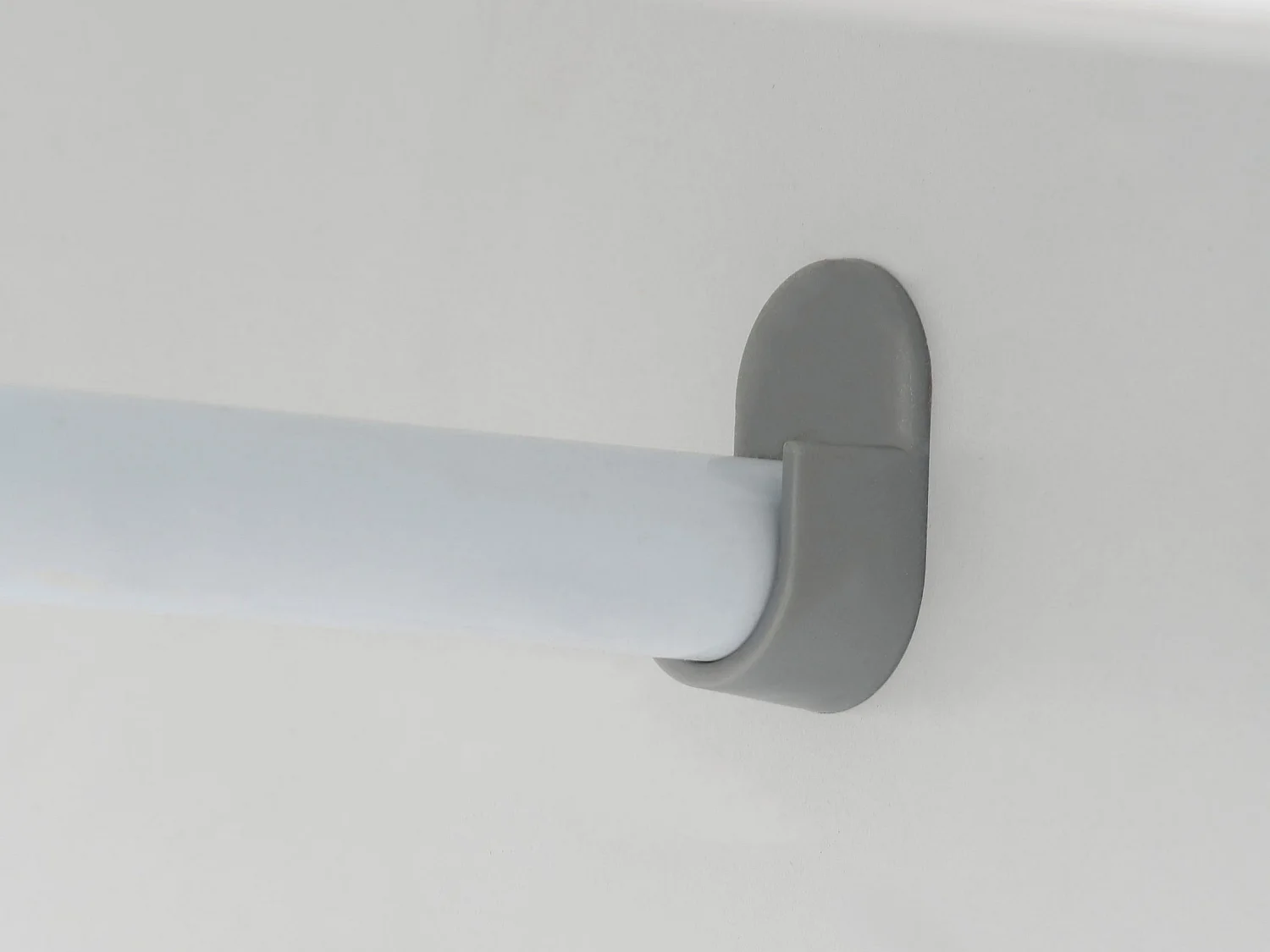 Roupeiro com 2 gavetas em carvalho e MDF cinzento