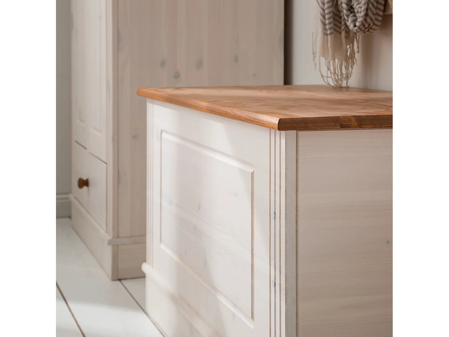 Jels | Armário suspenso com 1 porta em MDF castanho