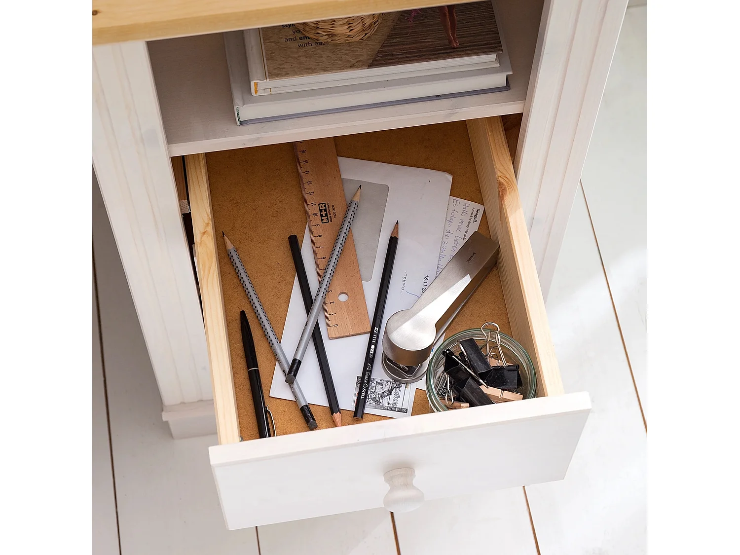 Anita|Bureau avec 3 tiroirs et 1 porte en pin blanc / miel