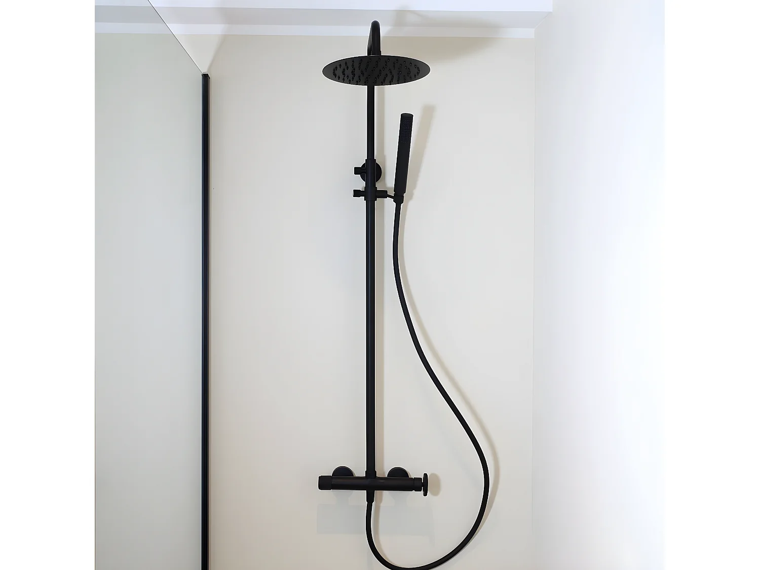 Indus Duschsäule Mechanische schwarz Essebagno