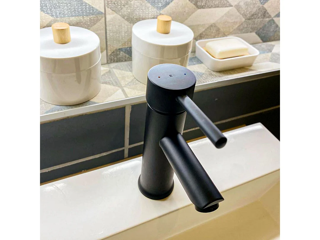 Deco mitigeur lavabo bas noir - Essebagno