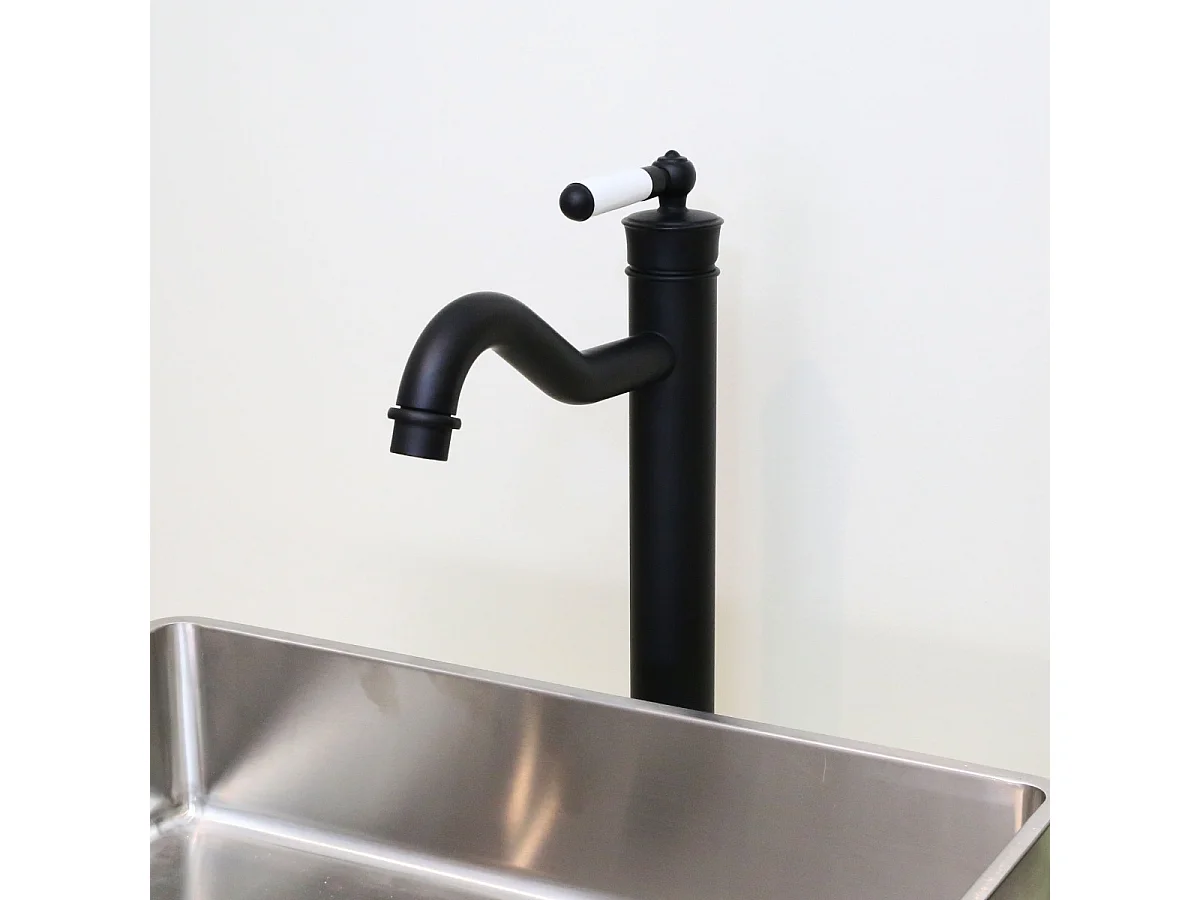 Leeds Waschtischmischer hoch retro schwarz Essebagno