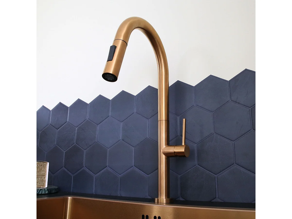 Portofino Mezclador de lavabo con teleducha extraíble en cobre cepillado Essebagno