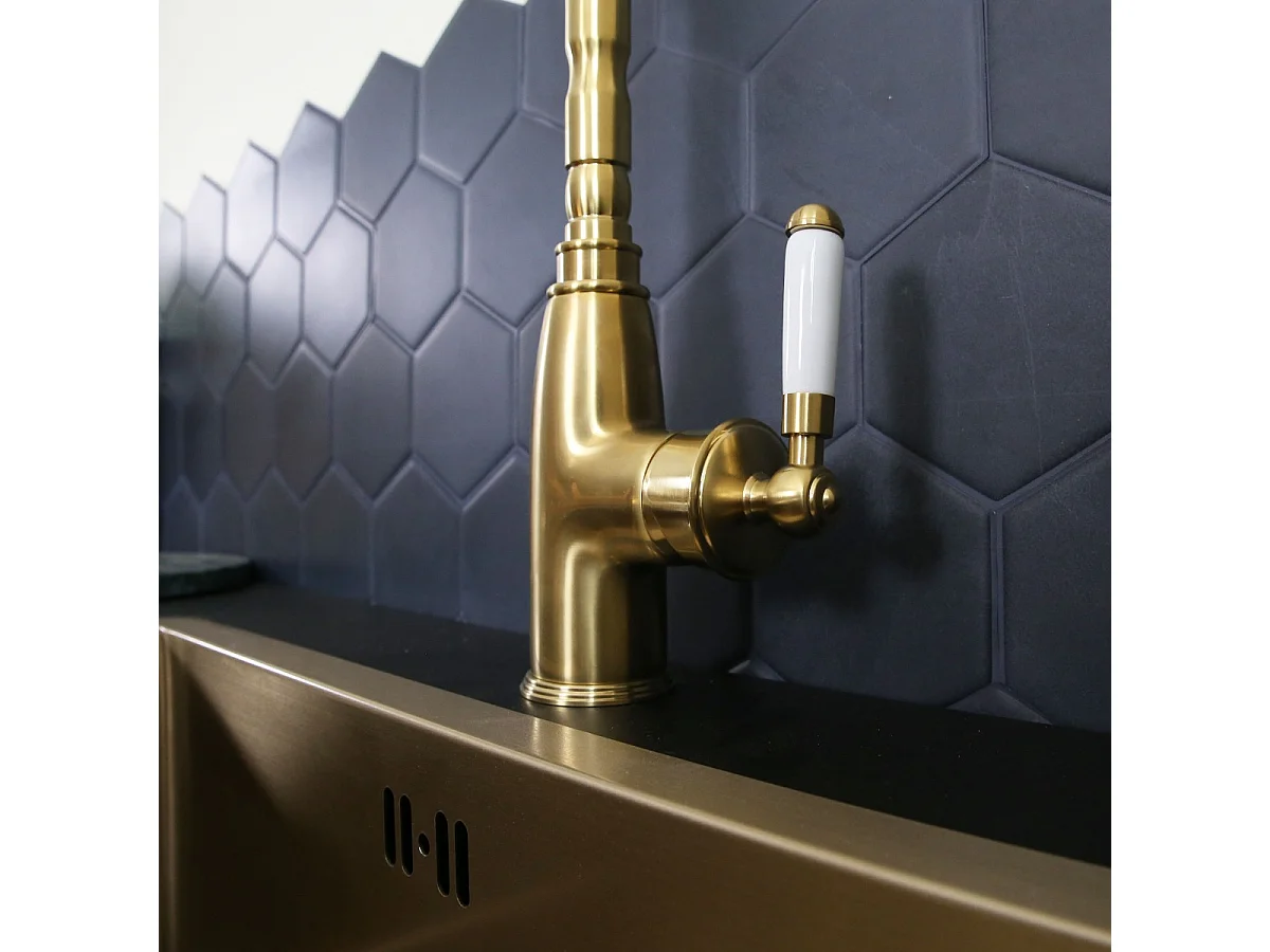 Leeds Spültischmischer gebürstetes Gold Essebagno