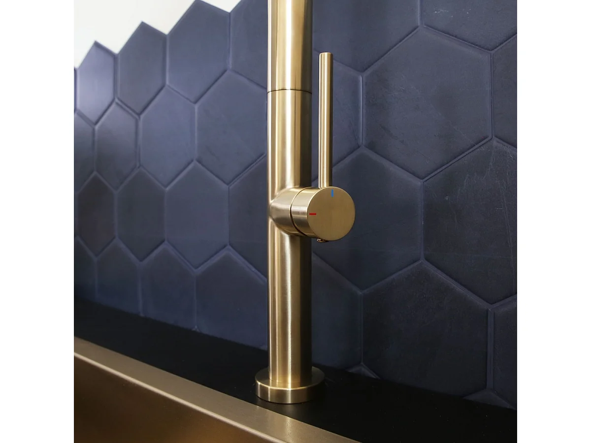 Portofino Miscelatore per lavabo con doccetta estraibile in oro spazzolato Essebagno