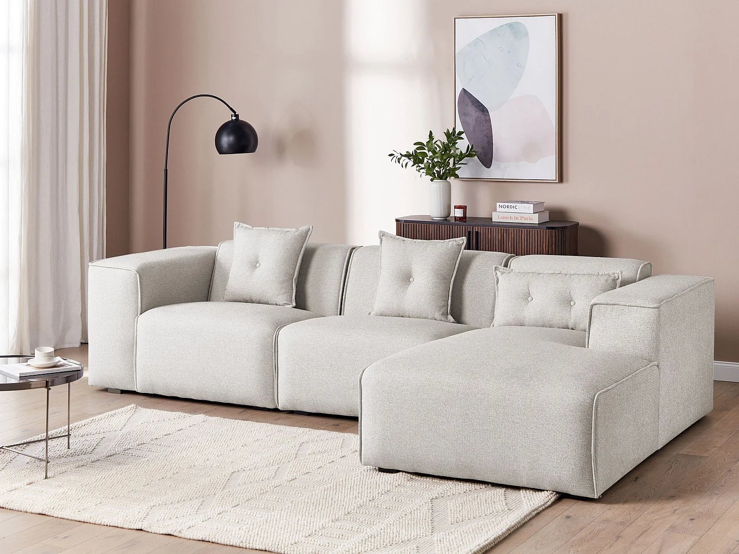 Modernes Ecksofa in hellem Beige mit 3 Zierkissen Stoffbezug Eckcouch links Dolva